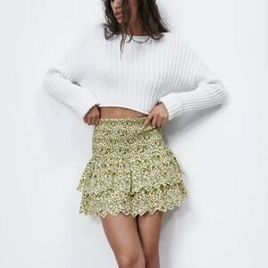ZARA Green Floral Ruched Tiered Mini Skirt Size Small cottage core fun flirty